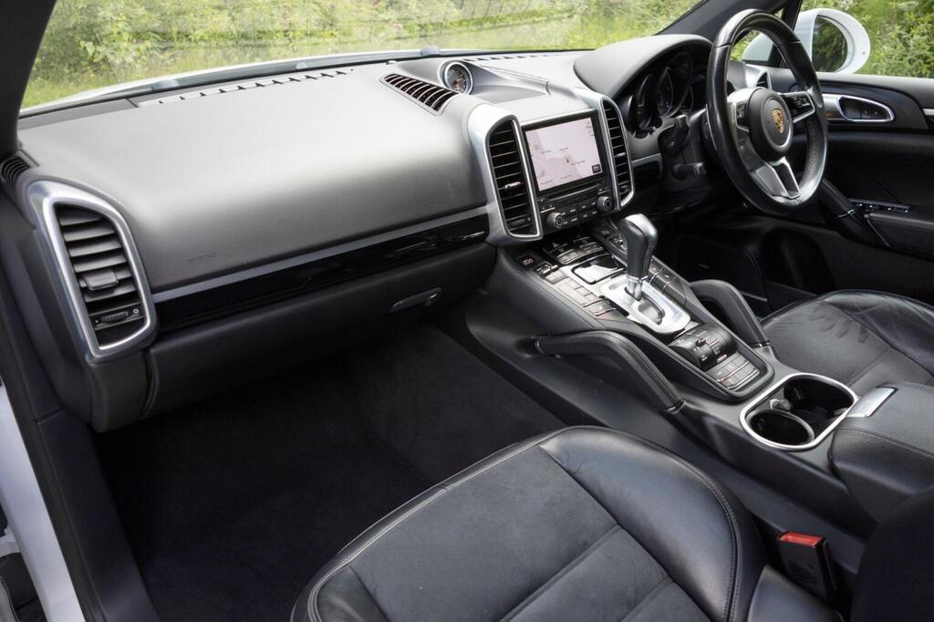 Porsche Cayenne 3.0 D V6 Tiptronic S 262 Bhp Black #19
