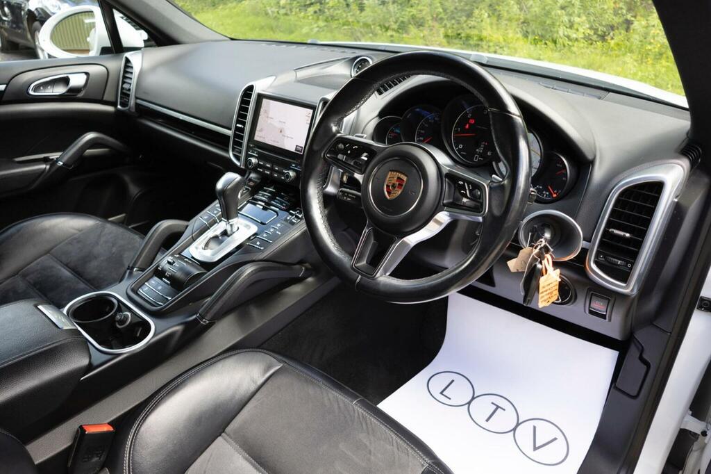Porsche Cayenne 3.0 D V6 Tiptronic S 262 Bhp Black #13