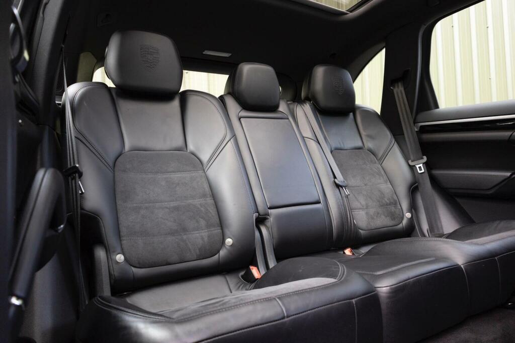 Porsche Cayenne 3.0 D V6 Tiptronic S 262 Bhp Black #15
