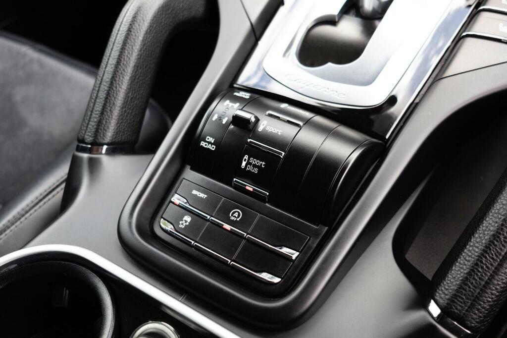Porsche Cayenne 3.0 D V6 Tiptronic S 262 Bhp Black #21