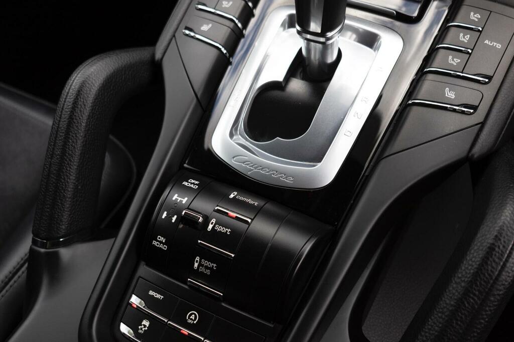 Porsche Cayenne 3.0 D V6 Tiptronic S 262 Bhp Black #70