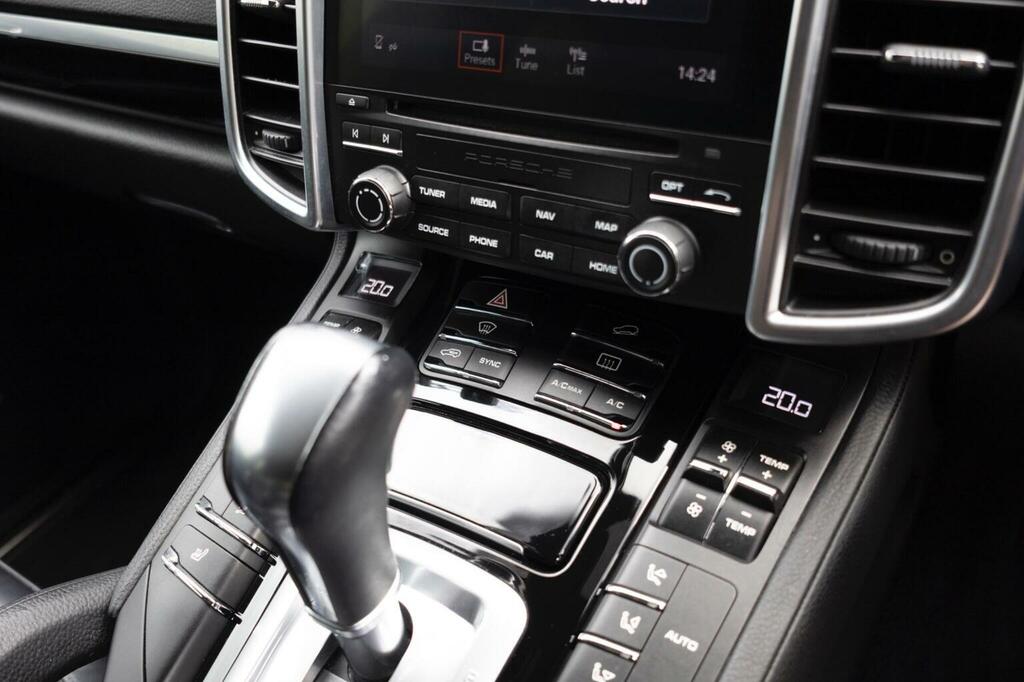 Porsche Cayenne 3.0 D V6 Tiptronic S 262 Bhp Black #35