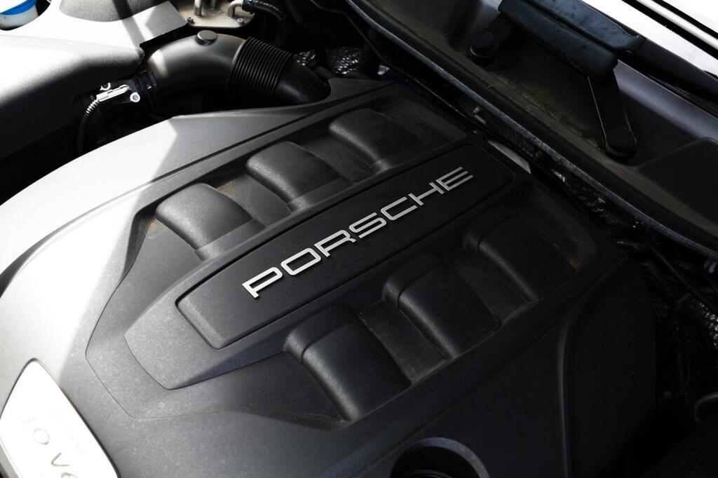 Porsche Cayenne 3.0 D V6 Tiptronic S 262 Bhp Black #12