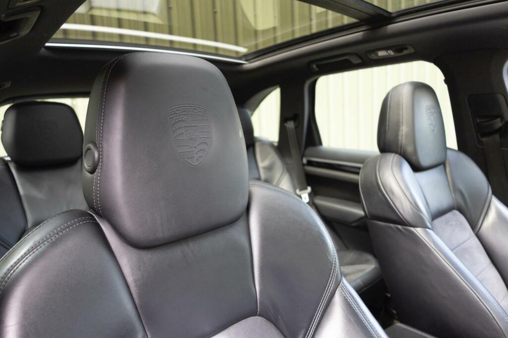 Porsche Cayenne 3.0 D V6 Tiptronic S 262 Bhp Black #141