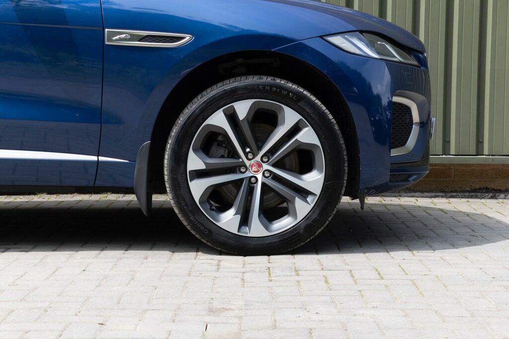 Jaguar F-Pace 2.0 D200 R-dynamic Black Awd Red #9