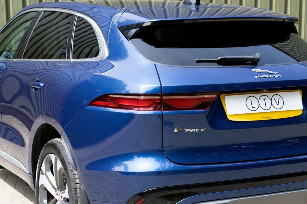 Jaguar F-Pace 2.0 D200 R-dynamic Black Awd Red #89