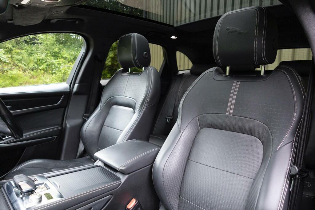 Jaguar F-Pace R-dynamic S Blue #17