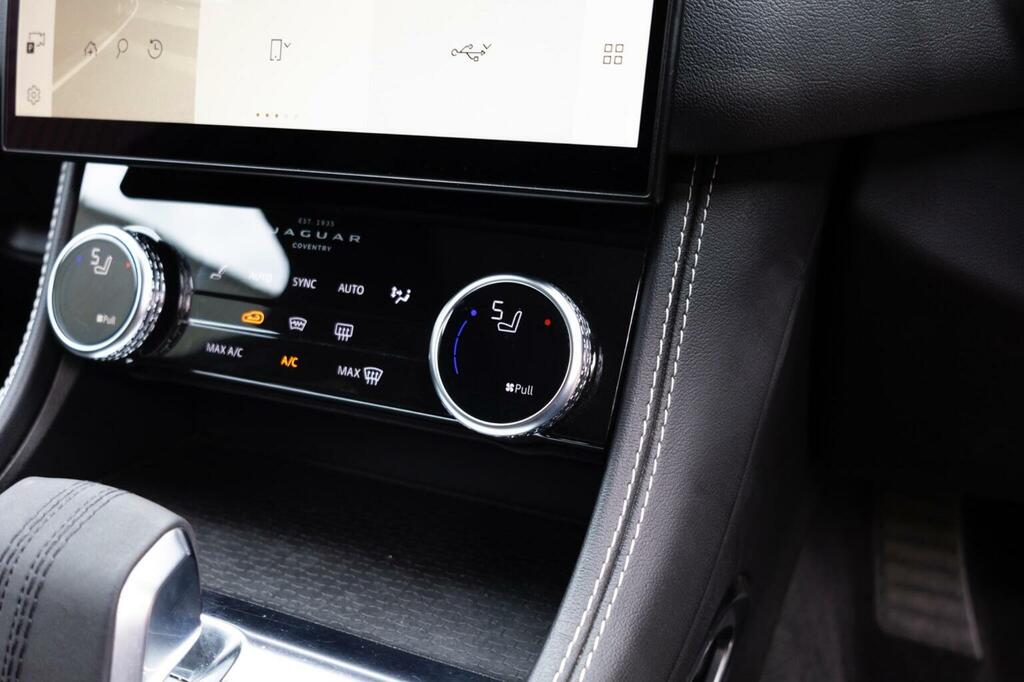 Jaguar F-Pace R-dynamic S Blue #33