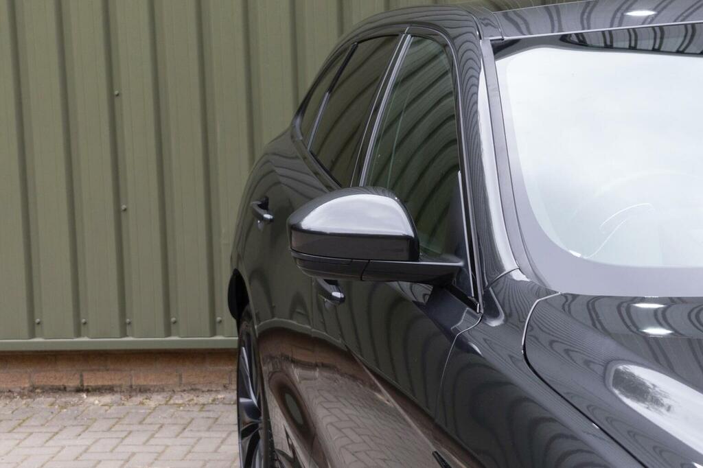 Jaguar F-Pace R-dynamic S Blue #85