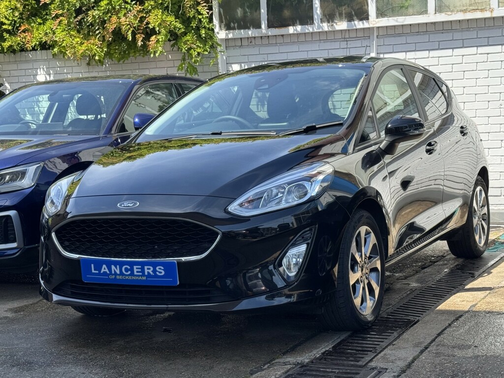 Ford Fiesta 1.0 Fiesta Trend 1.0L Ecoboost Hybrid 125Ps Black