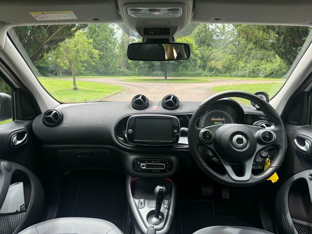 Smart Forfour 17.6Kwh Exclusive Hatchback 22K Black #33