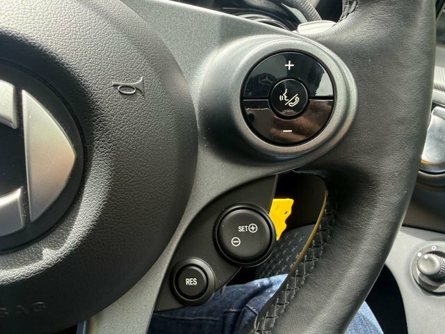 Smart Forfour 17.6Kwh Exclusive Hatchback 22K Black #43
