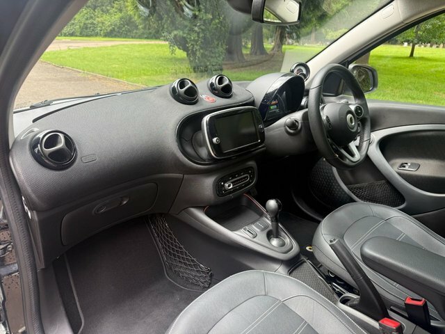 Smart Forfour 17.6Kwh Exclusive Hatchback 22K Black #17