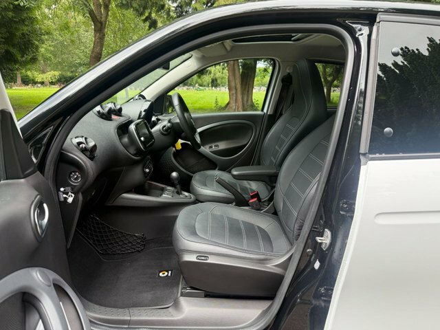 Smart Forfour 17.6Kwh Exclusive Hatchback 22K Black #15