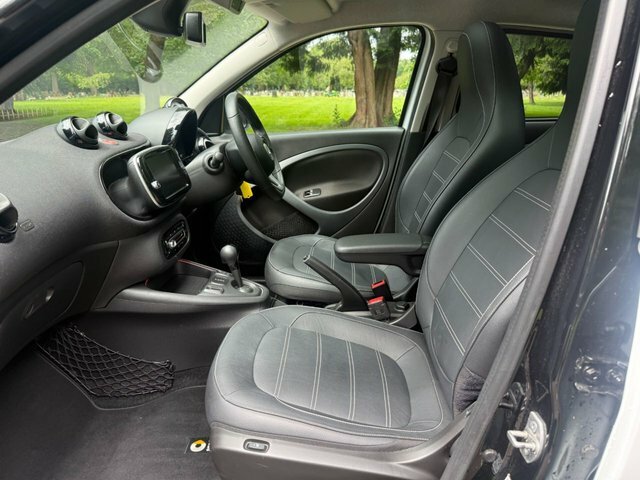 Smart Forfour 17.6Kwh Exclusive Hatchback 22K Black #16