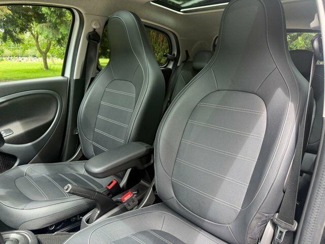 Smart Forfour 17.6Kwh Exclusive Hatchback 22K Black #18