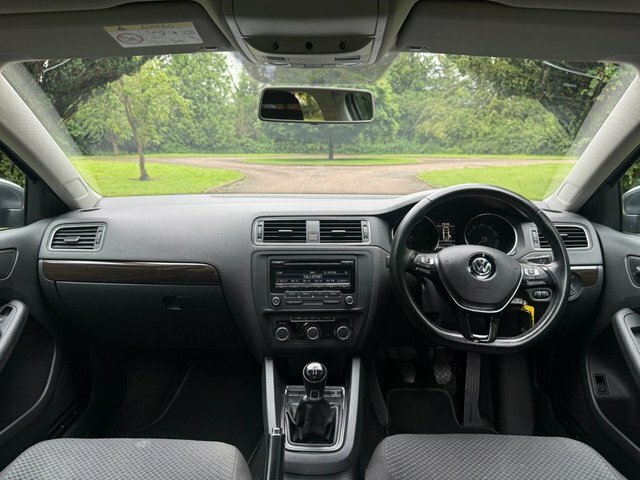 Volkswagen Jetta Bluemotion Technology Tdi  #25