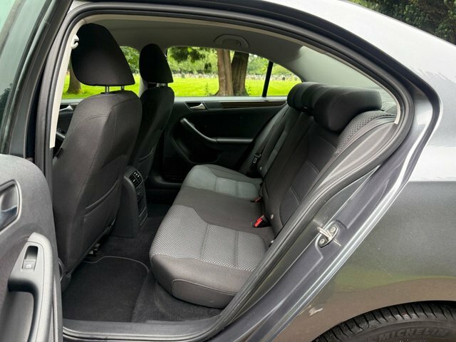 Volkswagen Jetta Bluemotion Technology Tdi  #20