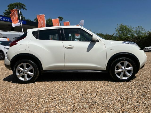 Nissan Juke 1.6 Acenta 1 Owner From New - 14 Services Re White #5