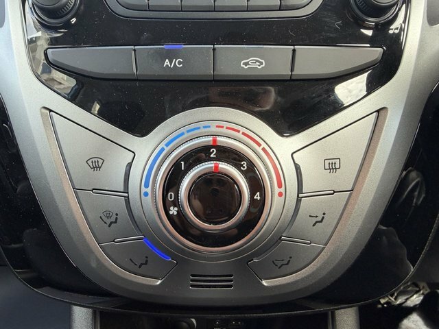 Hyundai Ix20 Premium Silver #23