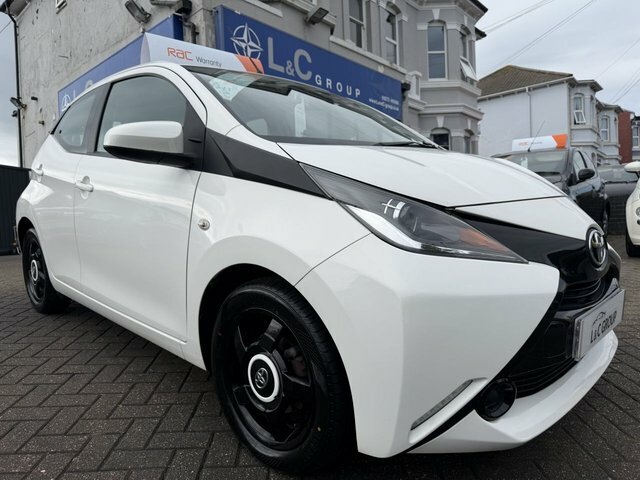 Toyota Aygo 1.0 Vvt-i X-play HG16HRX White #3