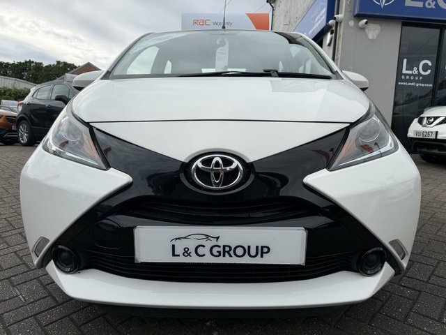 Toyota Aygo 1.0 Vvt-i X-play HG16HRX White #4