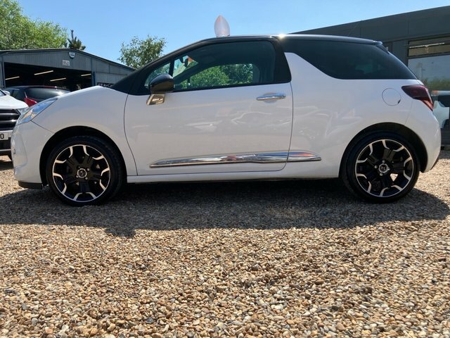 DS DS 3 1.2 Puretech Dstyle 1 Owner - 11 Services - LV65BJY White #5