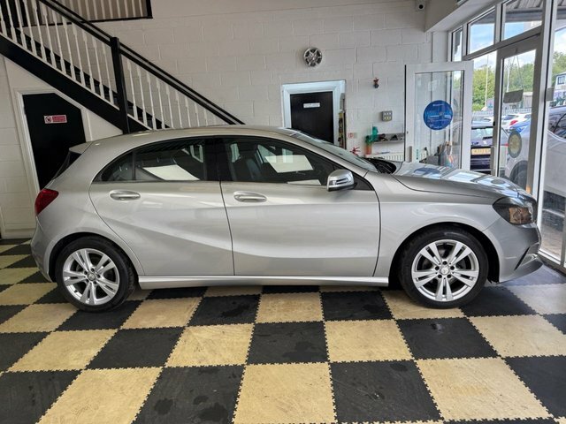 Mercedes-Benz A Class A180d Sport Hatchback BT17XBJ Silver #3