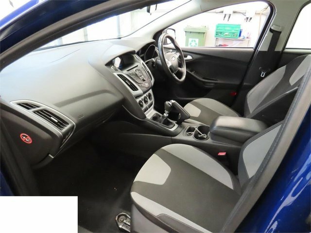 Ford Focus Tdci Zetec S Hatchback Blue #2