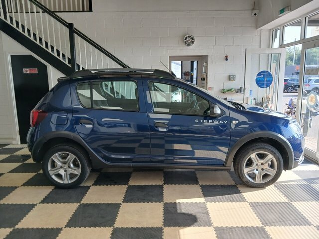 Dacia Sandero Stepway Tce Laureate Hatchback HG17XNK Blue #4