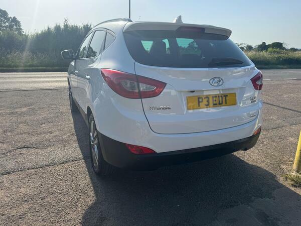 Hyundai Ix35 2.0 Crdi Premium Panorama 4Wd Euro 5 White #4