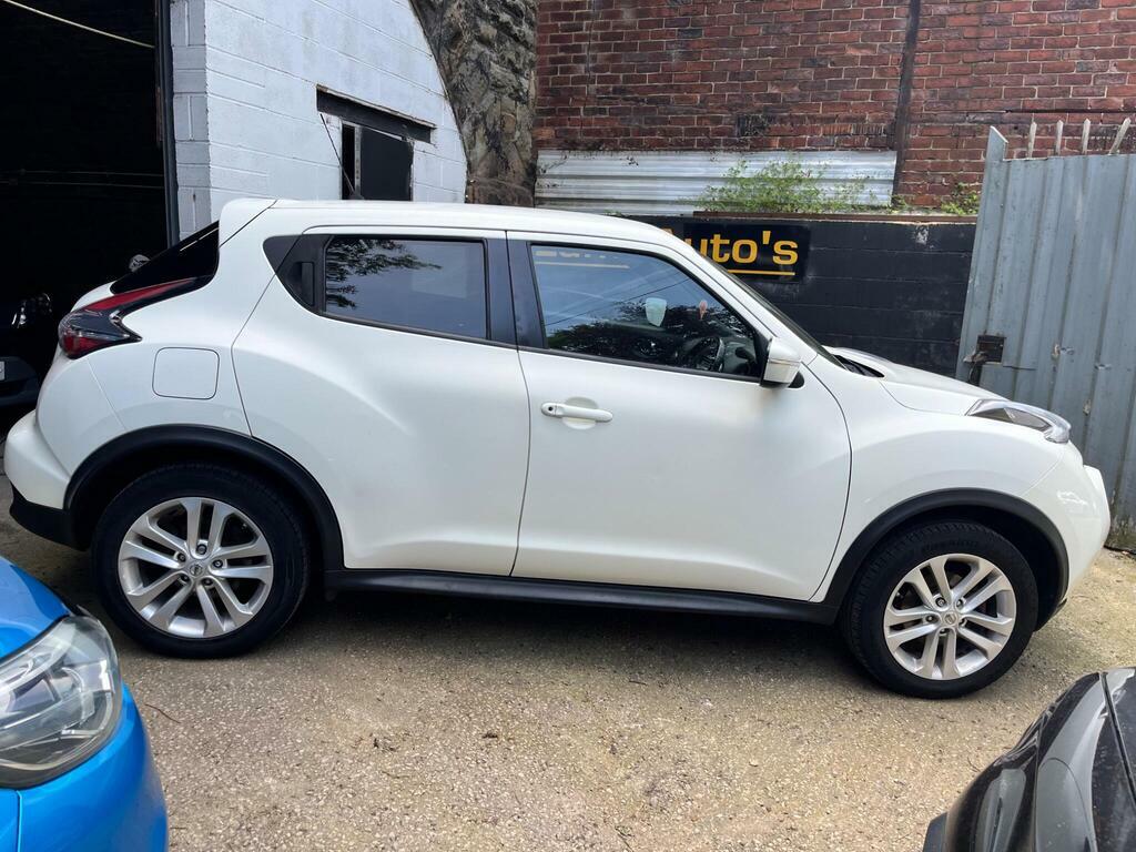 Nissan Juke Suv White #9