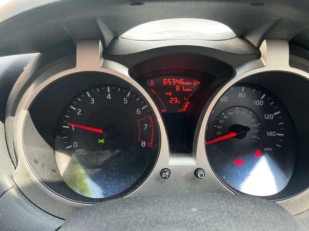 Nissan Juke Hatchback White #24