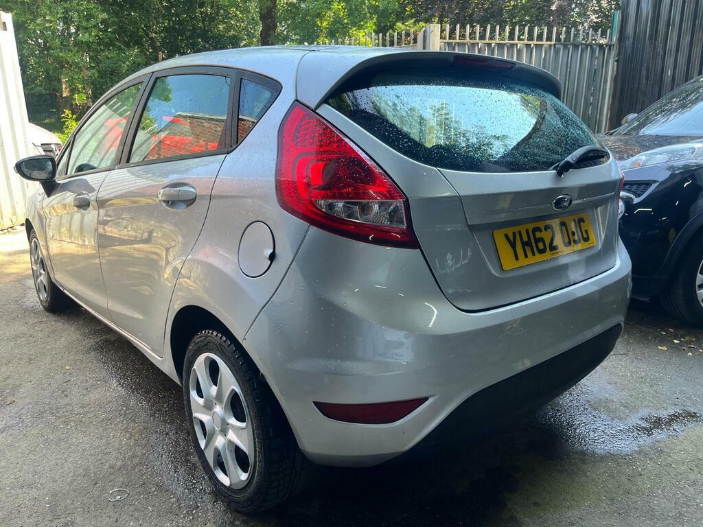 Ford Fiesta 1.6 Titanium Hatchback 134 Gkm Grey #9