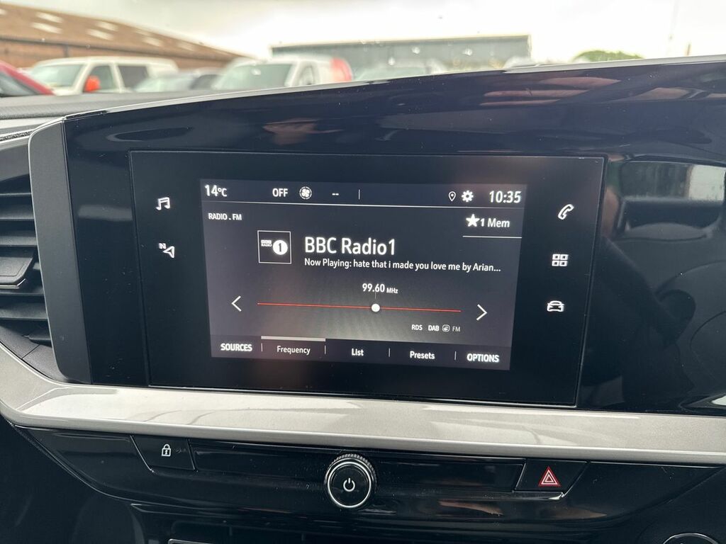 Vauxhall Mokka-e Griffin Green #17
