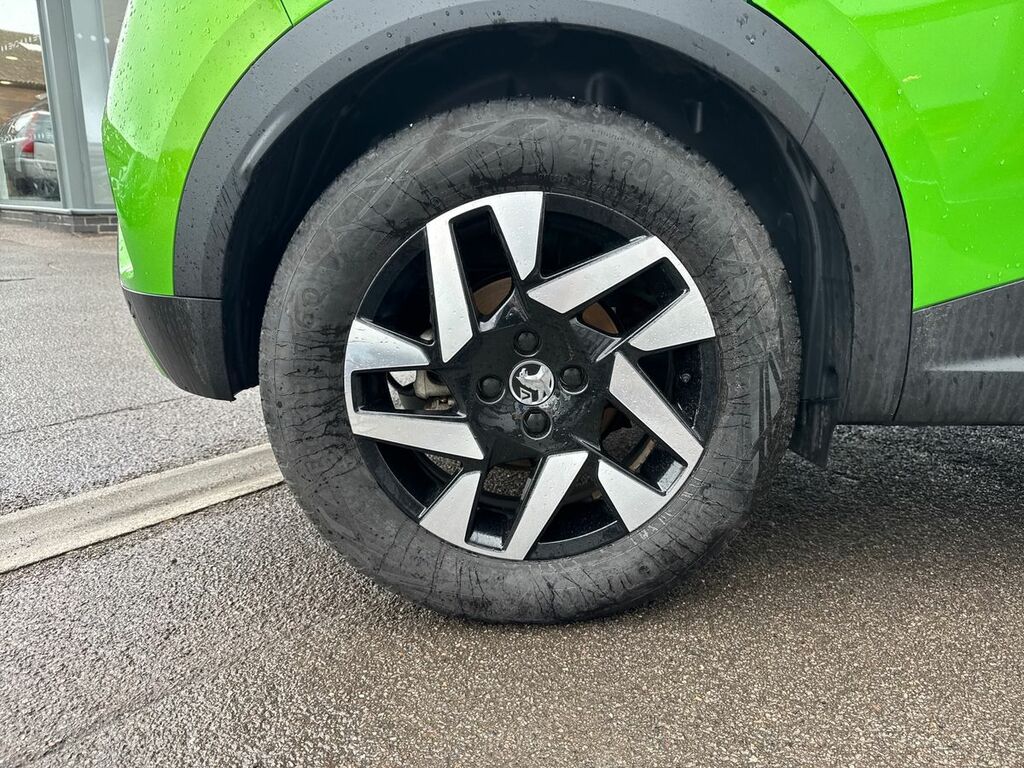 Vauxhall Mokka-e Griffin Green #9