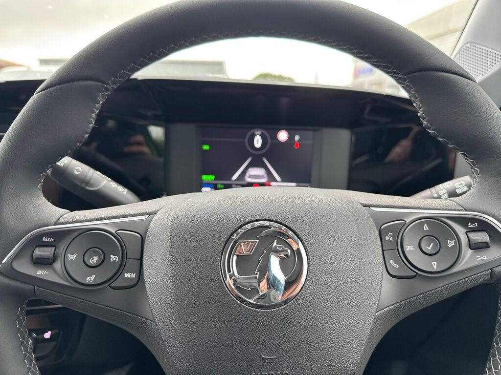 Vauxhall Mokka-e Griffin Green #20