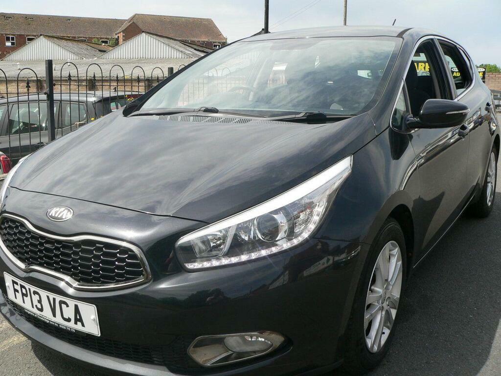 Kia Ceed 1.6 Crdi 2 Euro 5 FP13VCA Black #3
