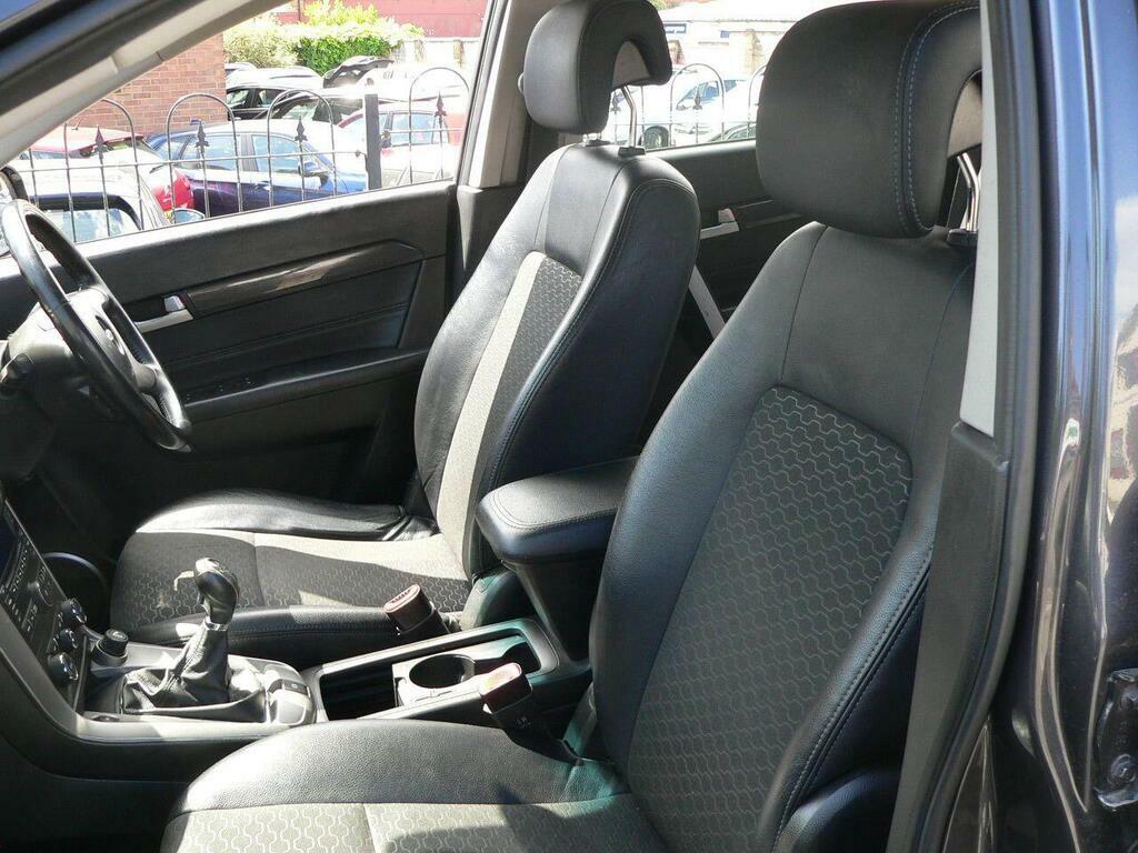 Chevrolet Captiva Suv White #33
