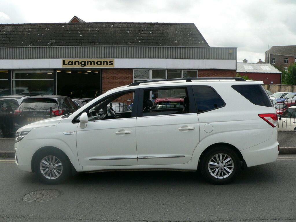 SsangYong Turismo 2.2D Ex Euro 6 White #5