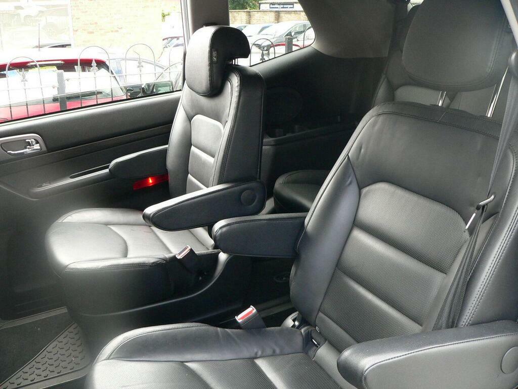SsangYong Turismo D Se Silver #37