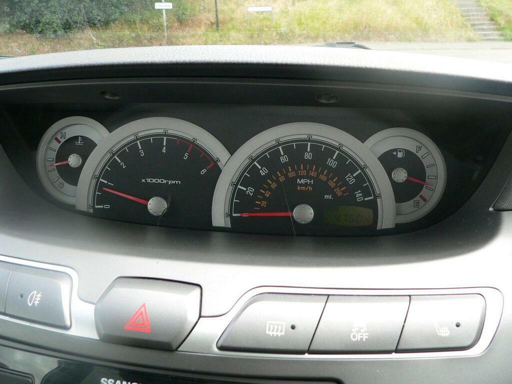 SsangYong Turismo D Se Silver #30