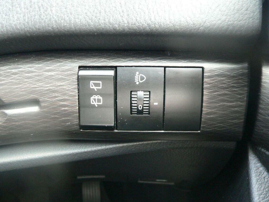 SsangYong Turismo D Se Silver #14