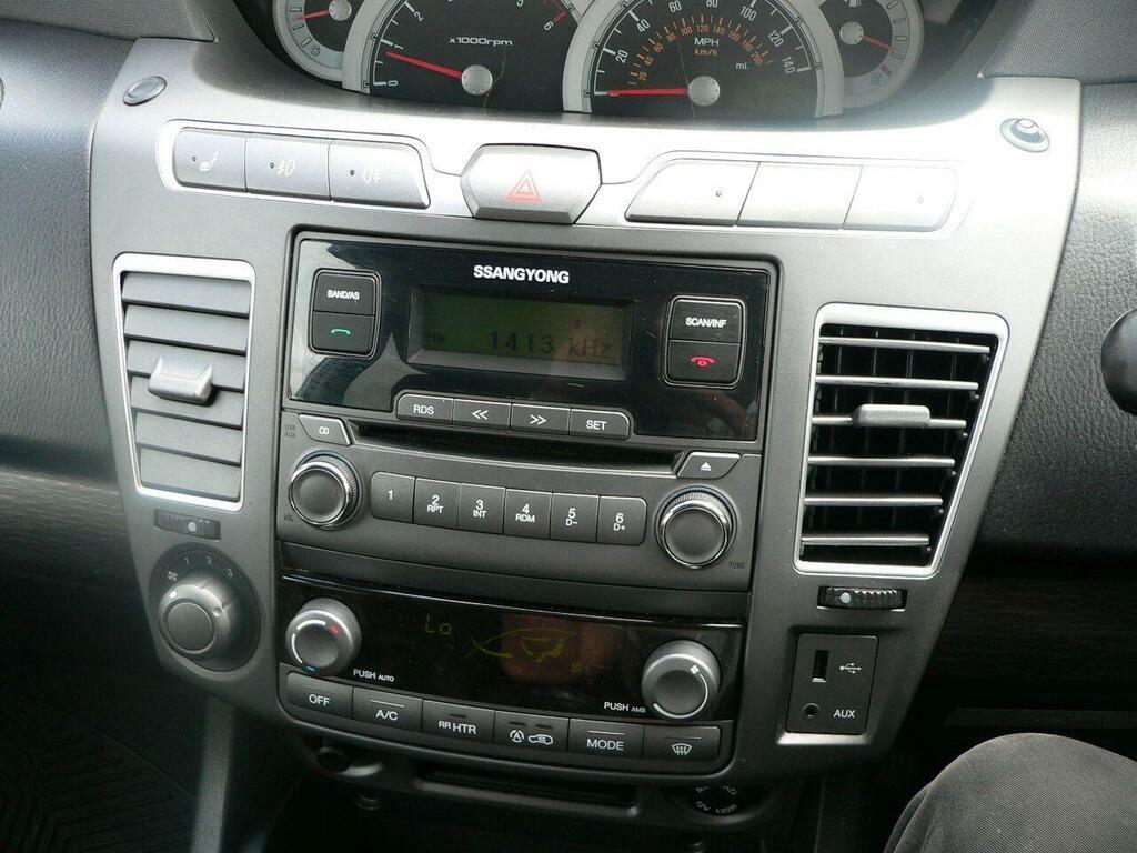 SsangYong Turismo D Se Silver #27