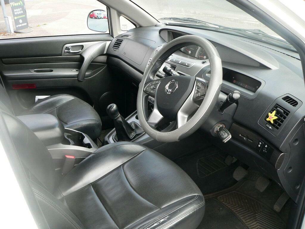 SsangYong Turismo D Se Silver #8