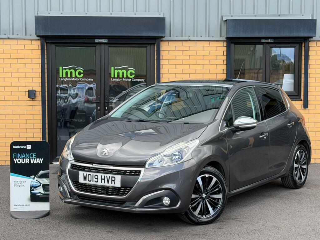 Peugeot 208 Hatchback 1.2 Puretech Tech Edition Euro 6 Ss 5 WO19HVR Grey