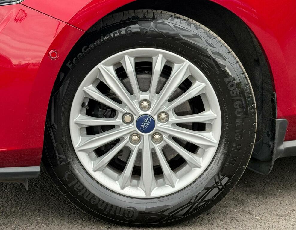 Ford Focus Hatchback 1.0T Ecoboost Titanium Euro 6 Ss YV19SUU Red #3