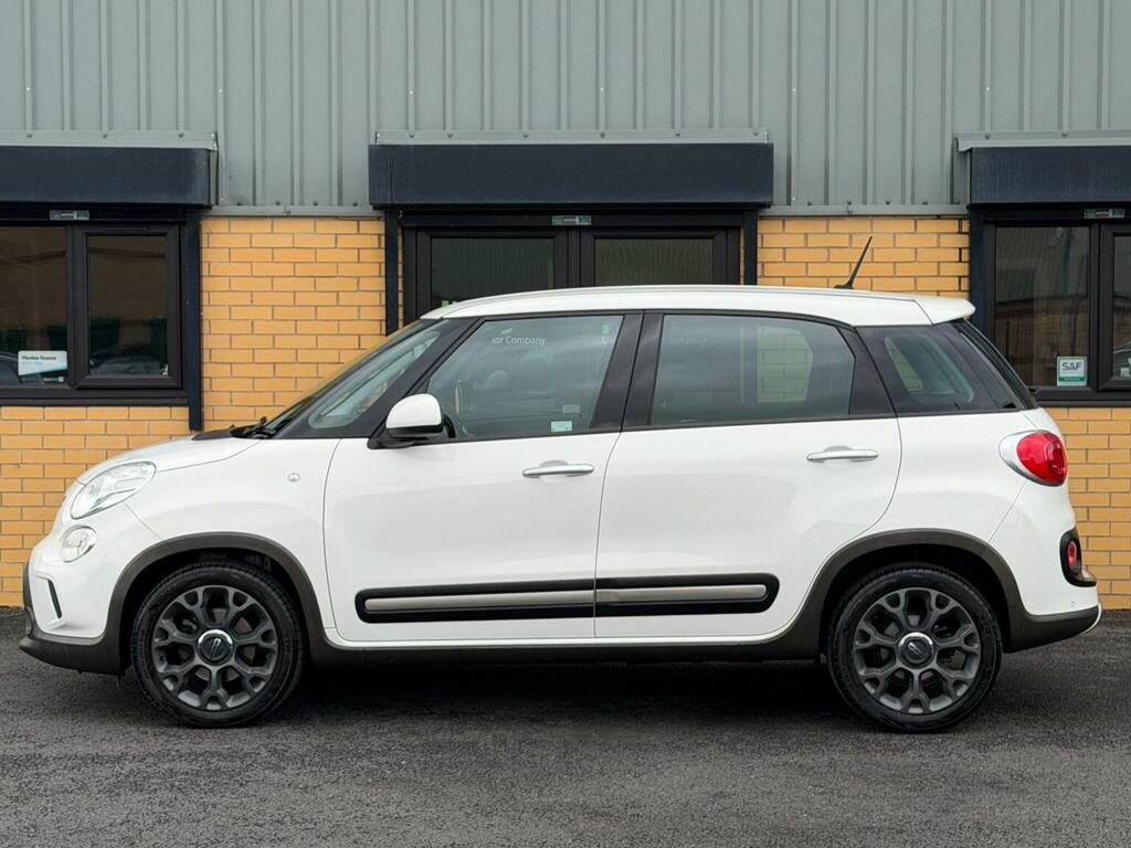 Fiat 500L Yellow #16