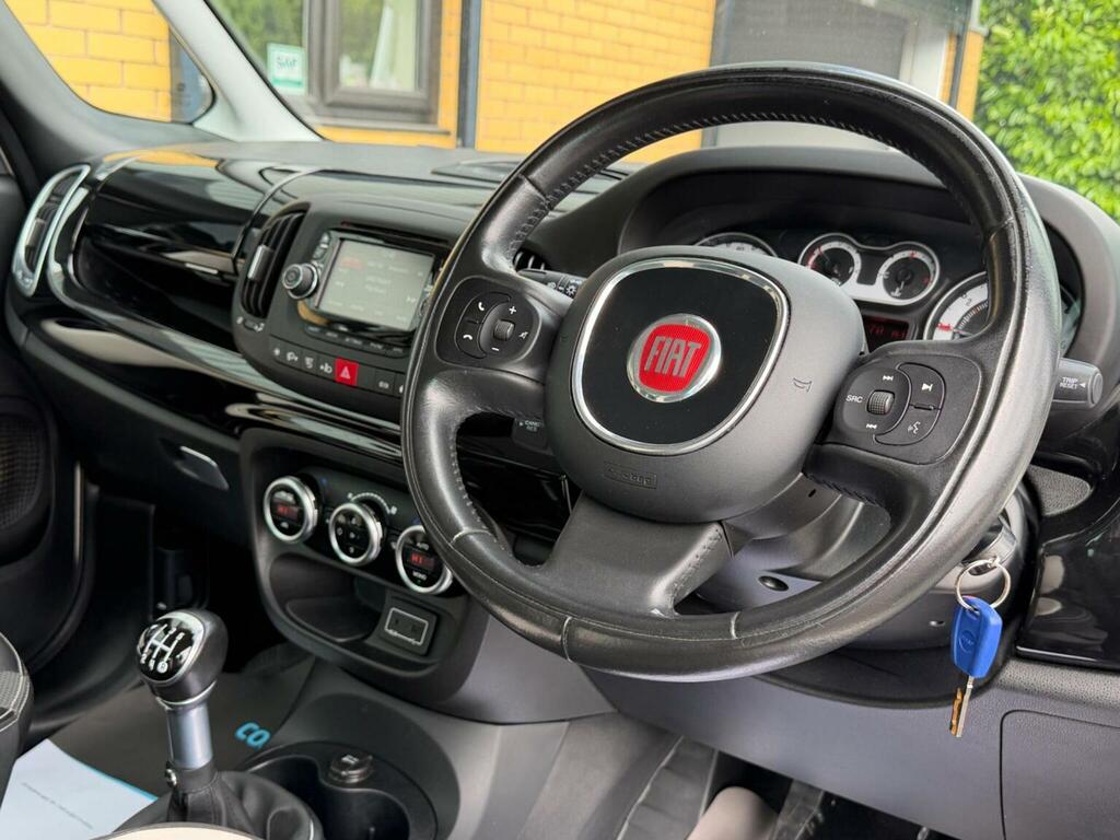 Fiat 500L Yellow #26