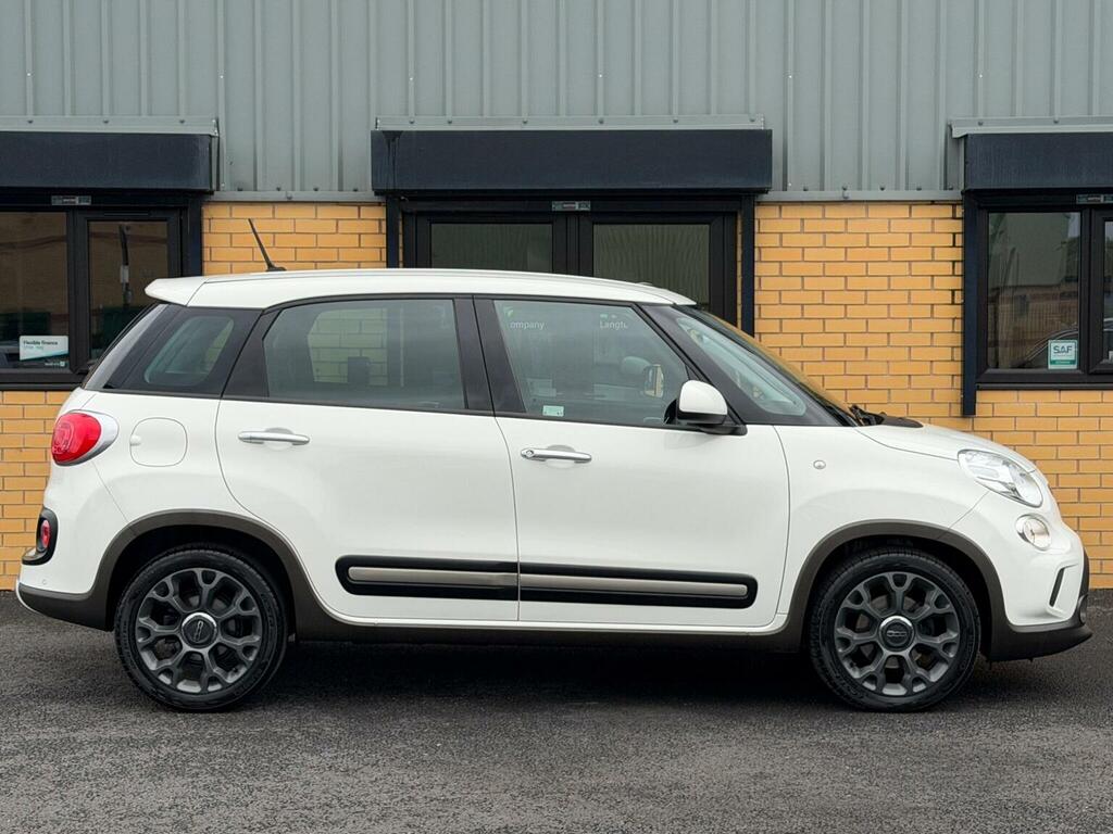 Fiat 500L Yellow #8